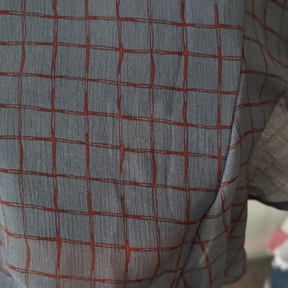 RUFFLED CHIFFON JAPANESE MIDI SKIRT 🌊 - Picture 2 of 4